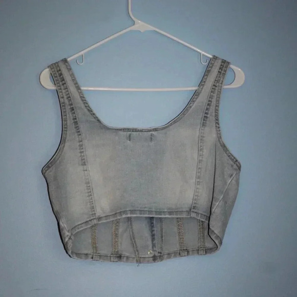 Vanilla Star NWOT Button Front Cropped Jean Tank Top Size Medium - Picture 10 of 16